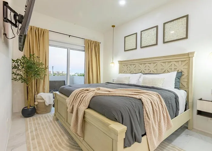 Apartment 2bdr Downtown Jacuzzi Pool Amenities *